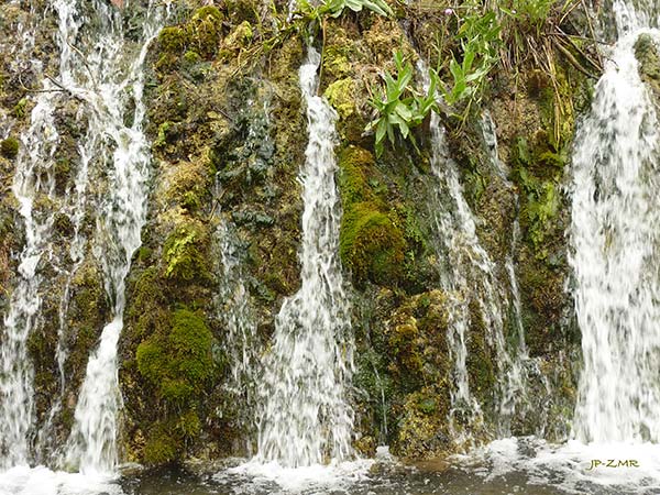 Vakantie camping waterval Villecroze