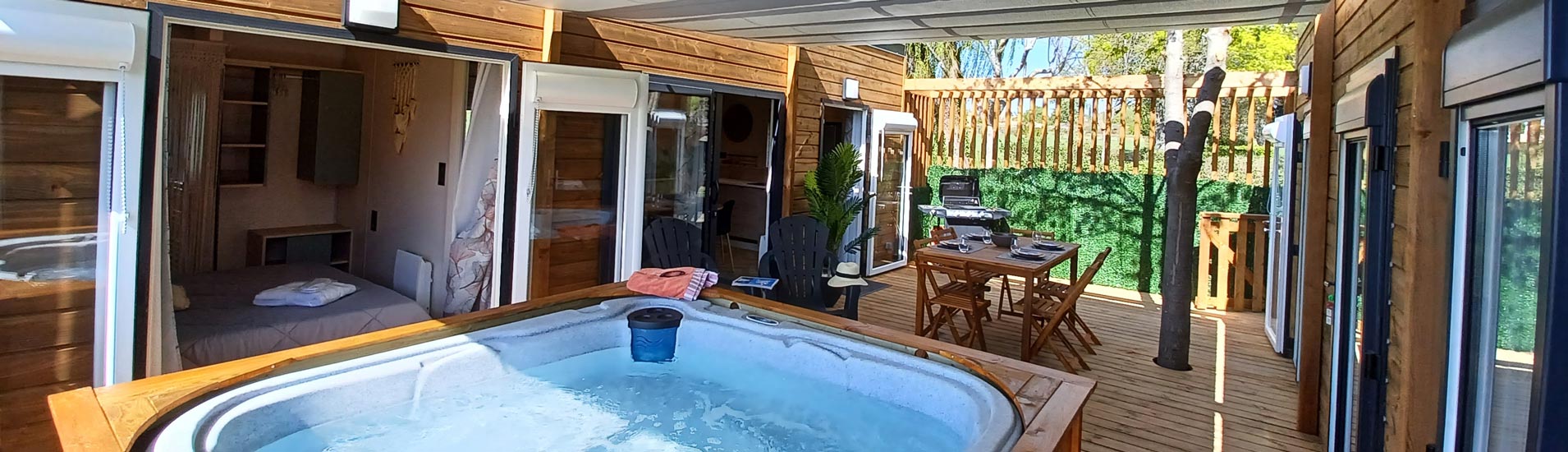 Camping, location jacuzzi pour 6-10 personnes en fibre de verre