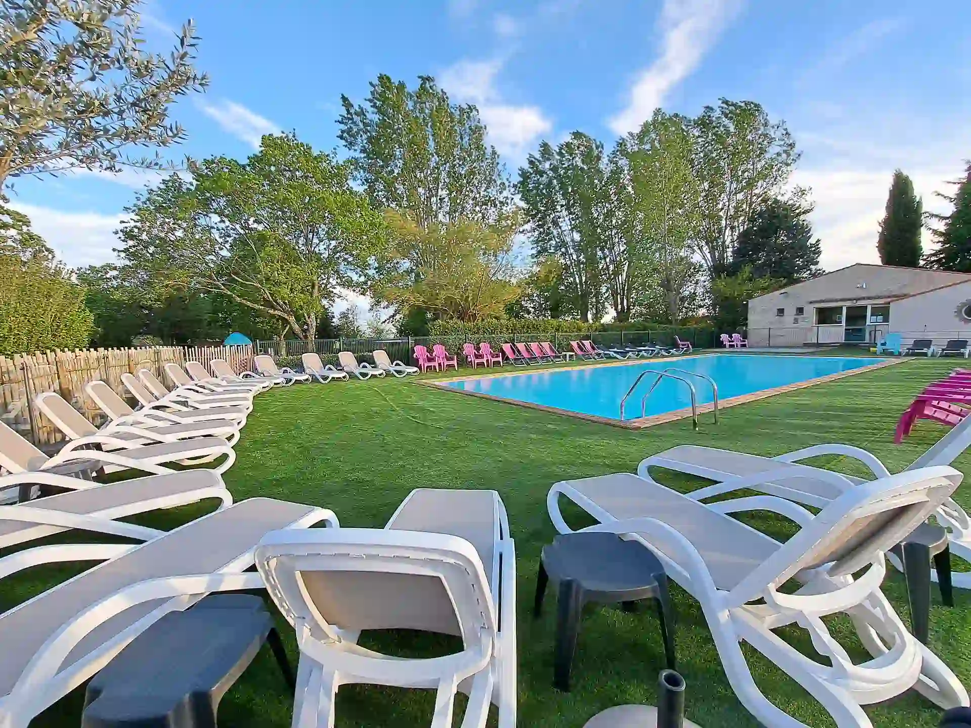 transats camping piscine Verdon