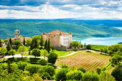 chateau aiguines