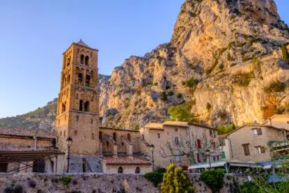 Moustiers-Sainte-Marie 14 eglise