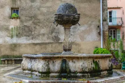 Salernes 5 fontaine salernes