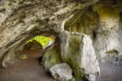 Hikes starting from the campground 4 grottes aups