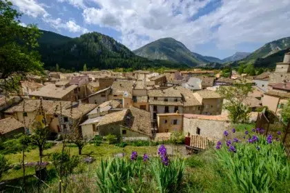 Camping Esparron 13 header castellane