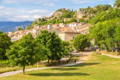 Cotignac 27 header village aiguines