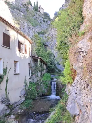 Moustiers-Sainte-Marie 4 moustiers01